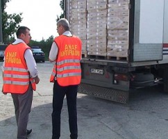 Bunuri de peste 1,5 milioane de lei, confiscate de patru inspectori antifraudă, în PTF Nadlac 2